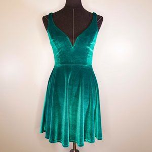 Urban Outfitters Kimchi Blue Emerald Sweetheart Velvet Mini Dress